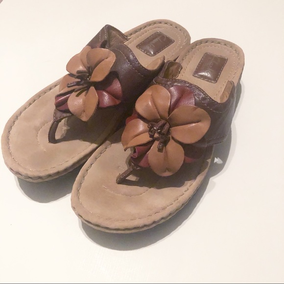 Clarks Shoes | Clarks Brown Leather Flower Sandals Size 9 | Poshmark
